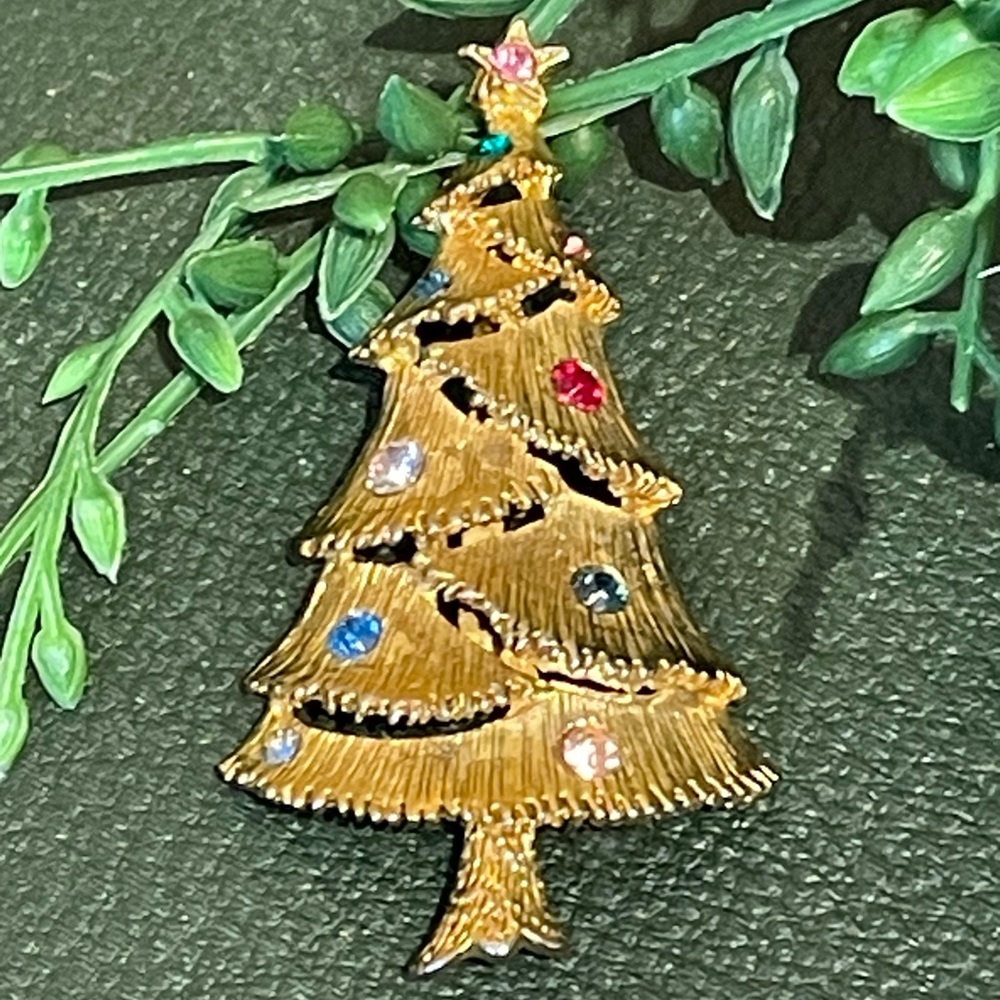Vintage Christmas tree pin - Picture 2 of 8